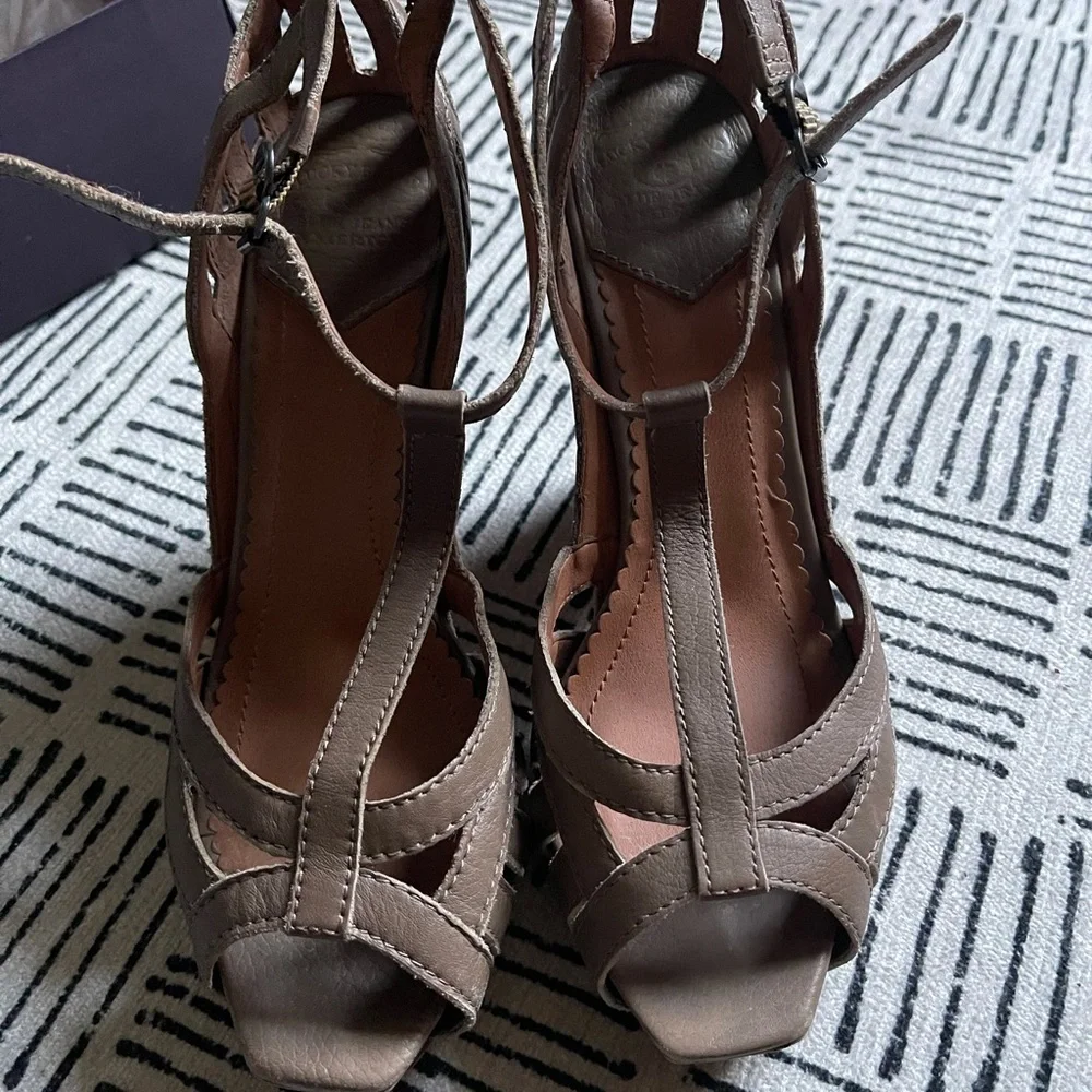 Lucky Brand Randy t strap peep toe chunky heel